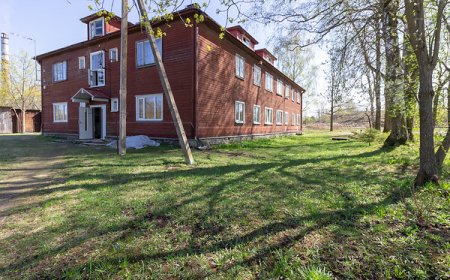 Kehra kortermaja trepikoja põleng: viis inimest evakueeriti