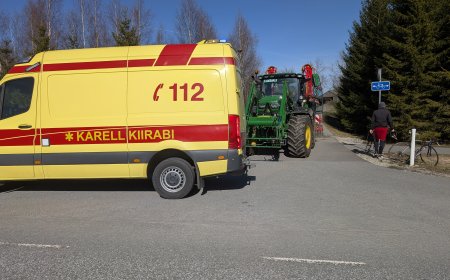 Anijal põrkasid kokku traktor ja jalgrattur