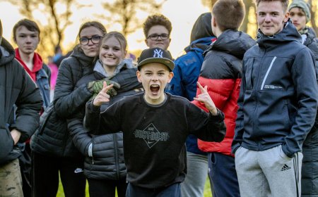 Alavere talgupäeval paigaldati uus korvpallikorv ja koristati park