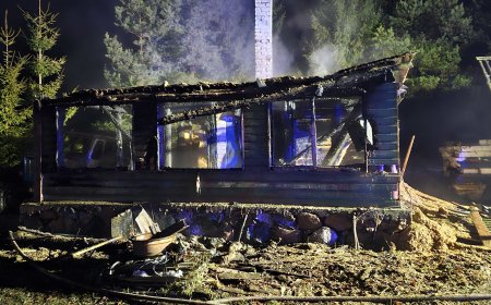 Anija vallas põles lausleegis kõrvalhoone, päästjad suutsid teise hoone hävingust päästa