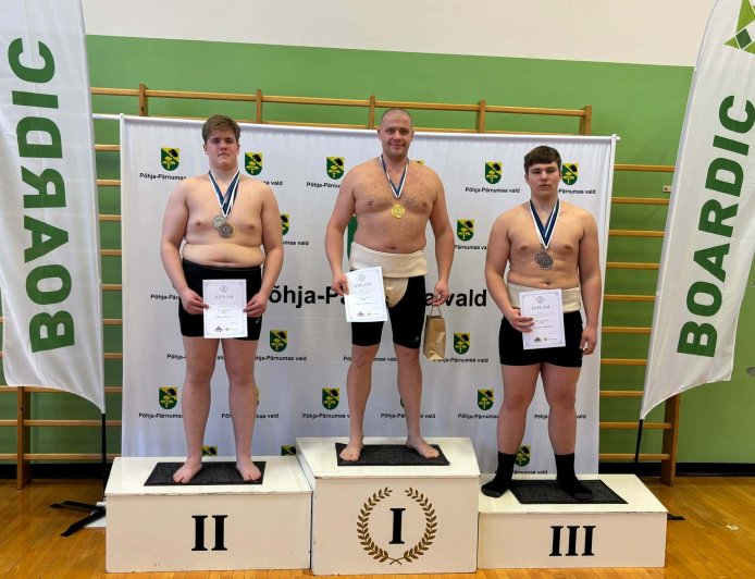 Kavalus ja toores jõud: Roman Sviridov  tõi Anija valda sumokulla