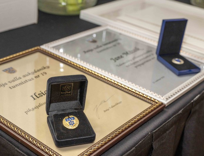 Anija valla kõrgeimad autasud pälvisid Ilsia Väli ja Jane Mättik