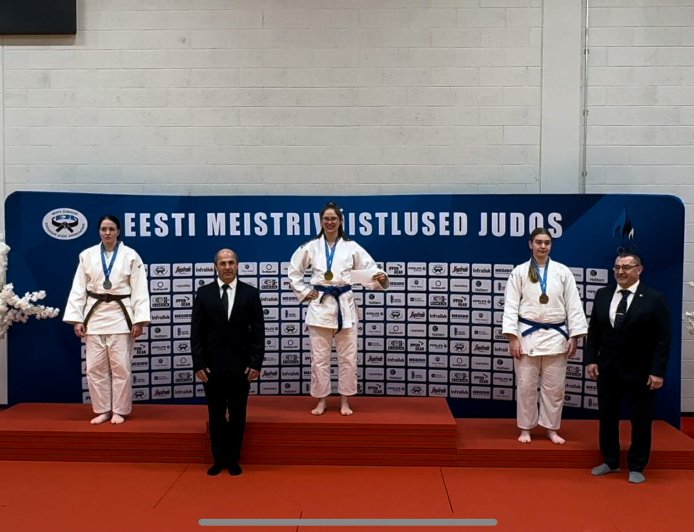 Kertu Roosi krooniti Ne-Waza Eesti meistriks: Elus on palju karmim olla nõrk kui treenida ja muutuda osavaks