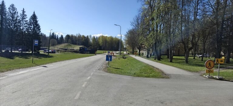 Kehra linna Kose maantee tõstetud ristmiku ehitustööd