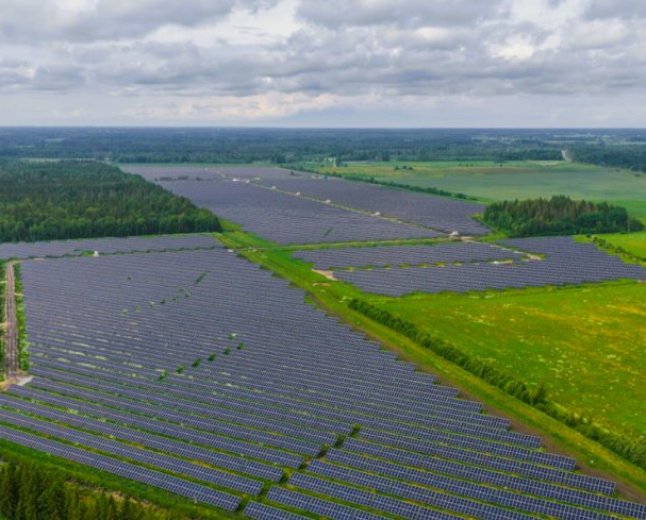 Pihlaka päikesepark on aastaga tootnud 13 000 majapidamise elektri