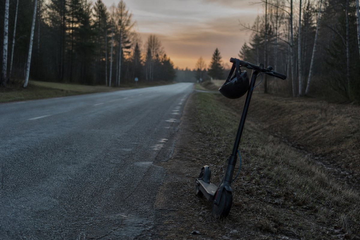 Elektritõukeratas on liiklusvahend, mitte mänguasi: Anija valla traagiline õnnetus tõi liiklusohutuse valusalt fookusesse