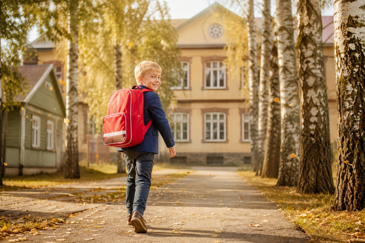 Anija vald hakkab 15. septembrist vastu võtma ranitsatoetuse taotlusi: 150 eurot igale esmakordselt kooli minevale lapsele