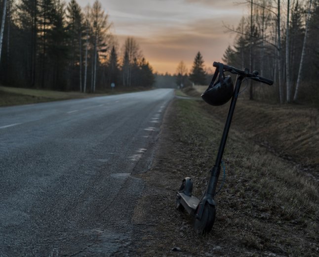 Elektritõukeratas on liiklusvahend, mitte mänguasi: Anija valla traagiline õnnetus tõi liiklusohutuse valusalt fookusesse