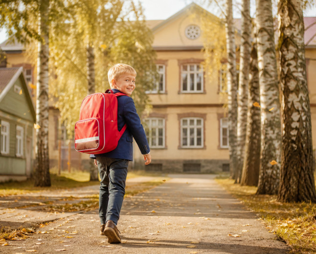 Anija vald hakkab 15. septembrist vastu võtma ranitsatoetuse taotlusi: 150 eurot igale esmakordselt kooli minevale lapsele